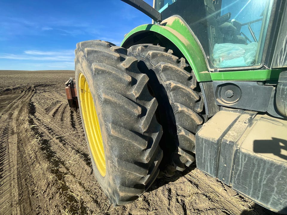 John Deere 8330