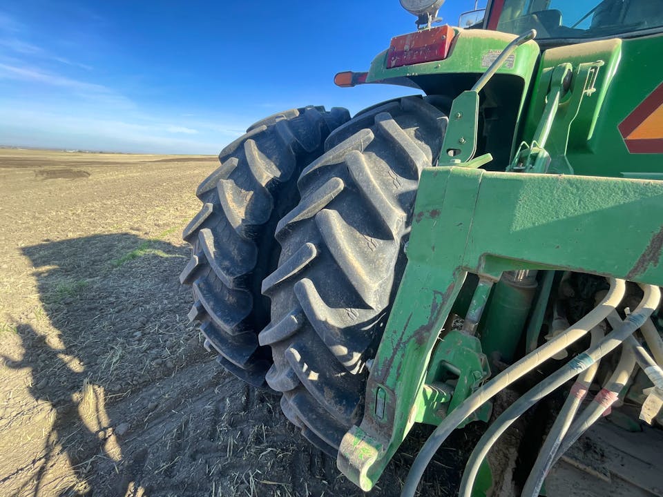 John Deere 8330
