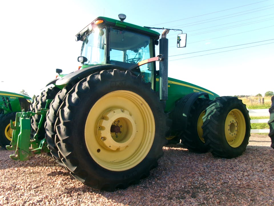 John Deere 8530