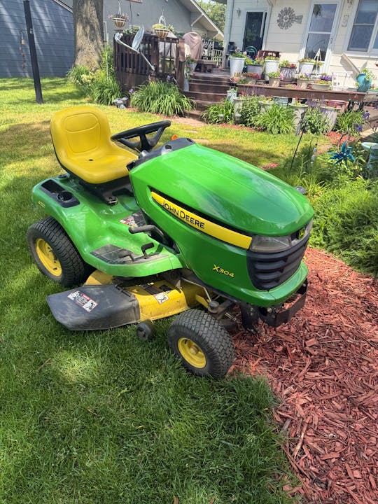 John Deere X304
