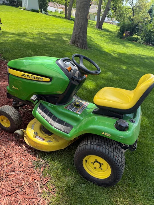 John Deere X304