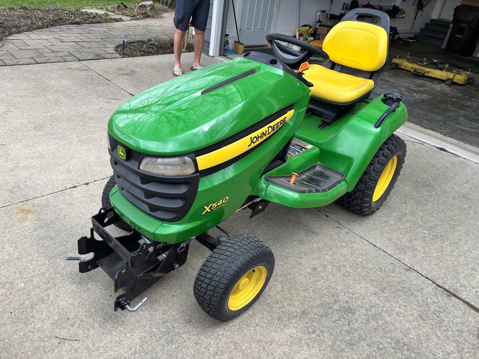 John Deere X540