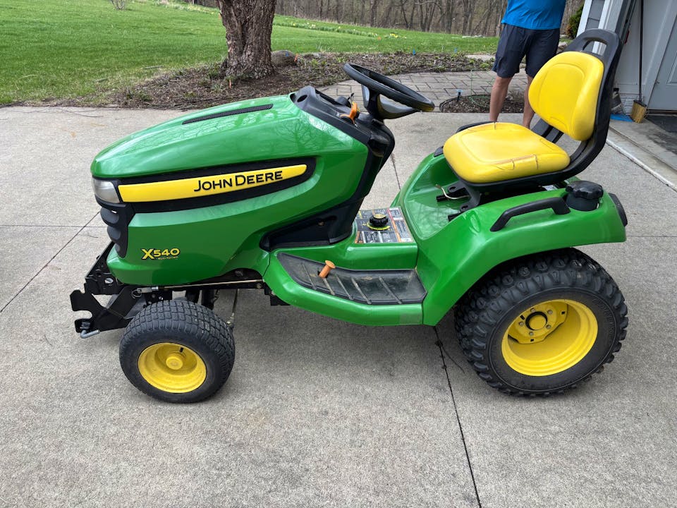 John Deere X540