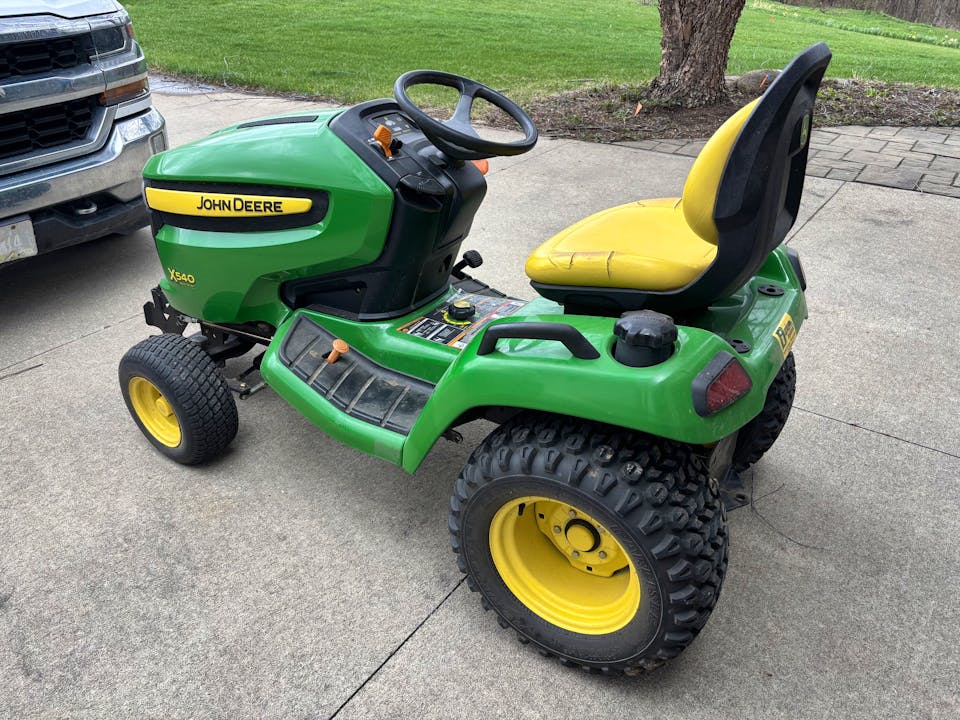 John Deere X540