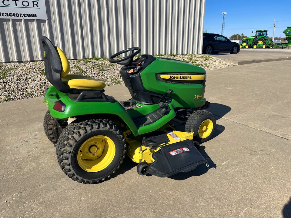 John Deere X540