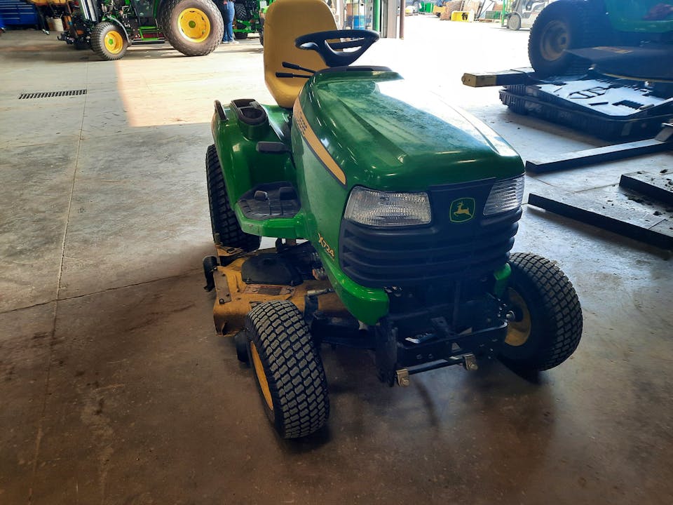 John Deere X724