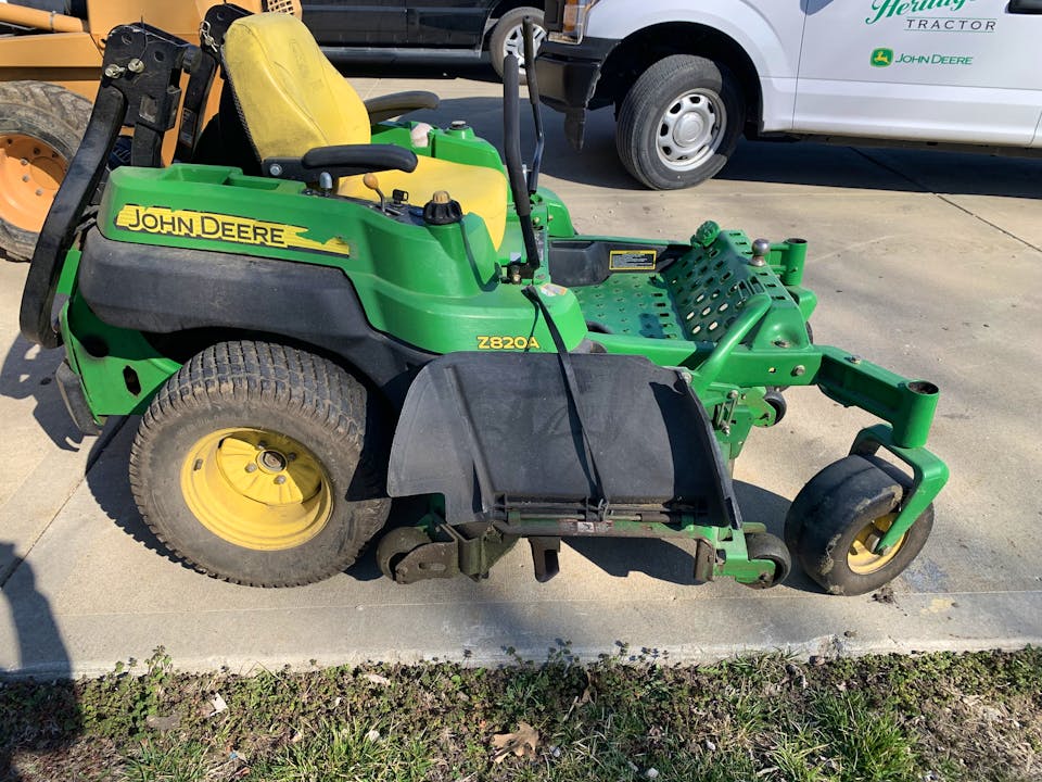John Deere Z820A