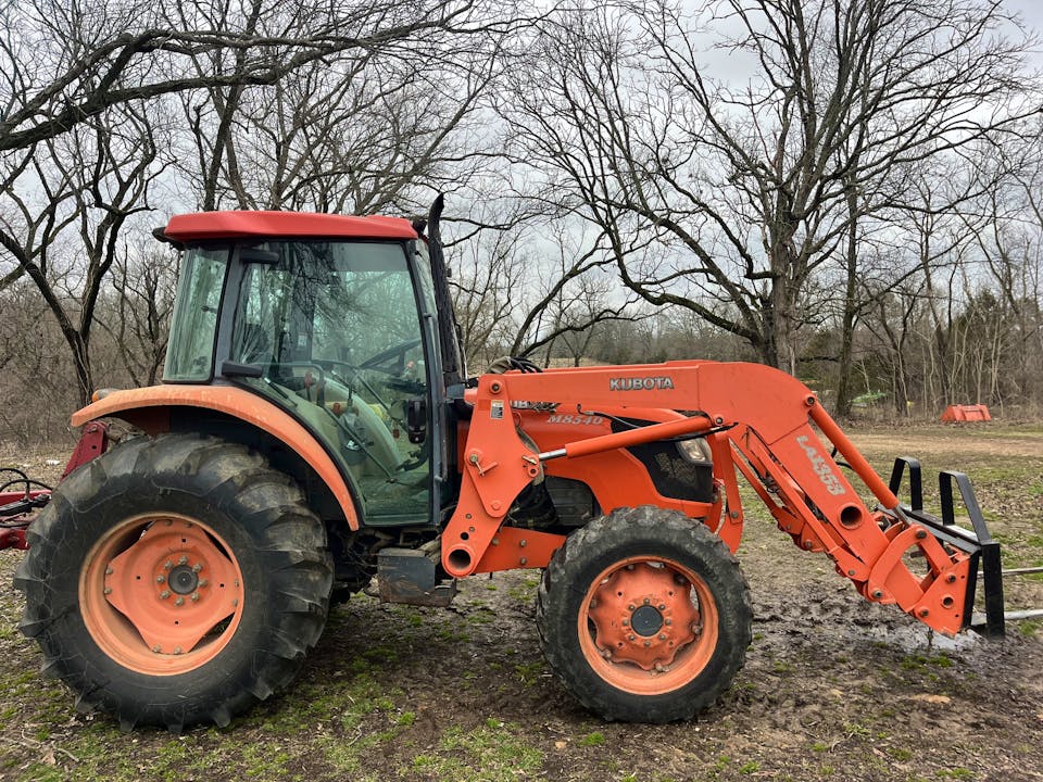 Kubota M8540