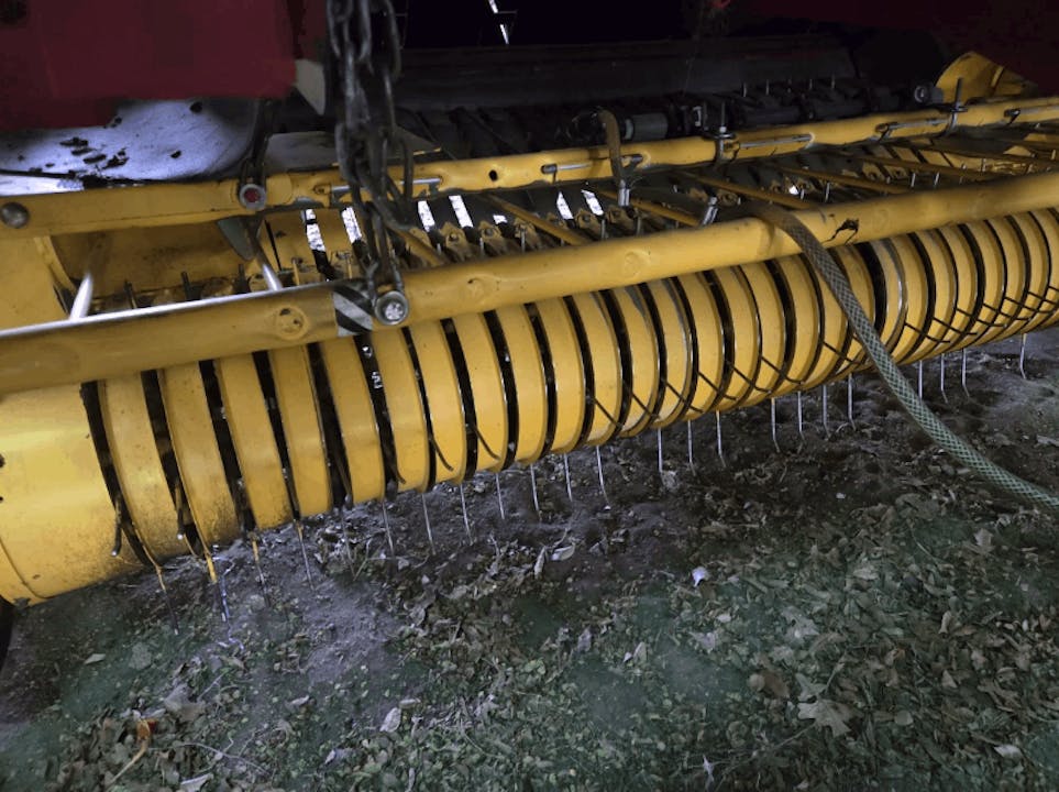 New Holland BR7090