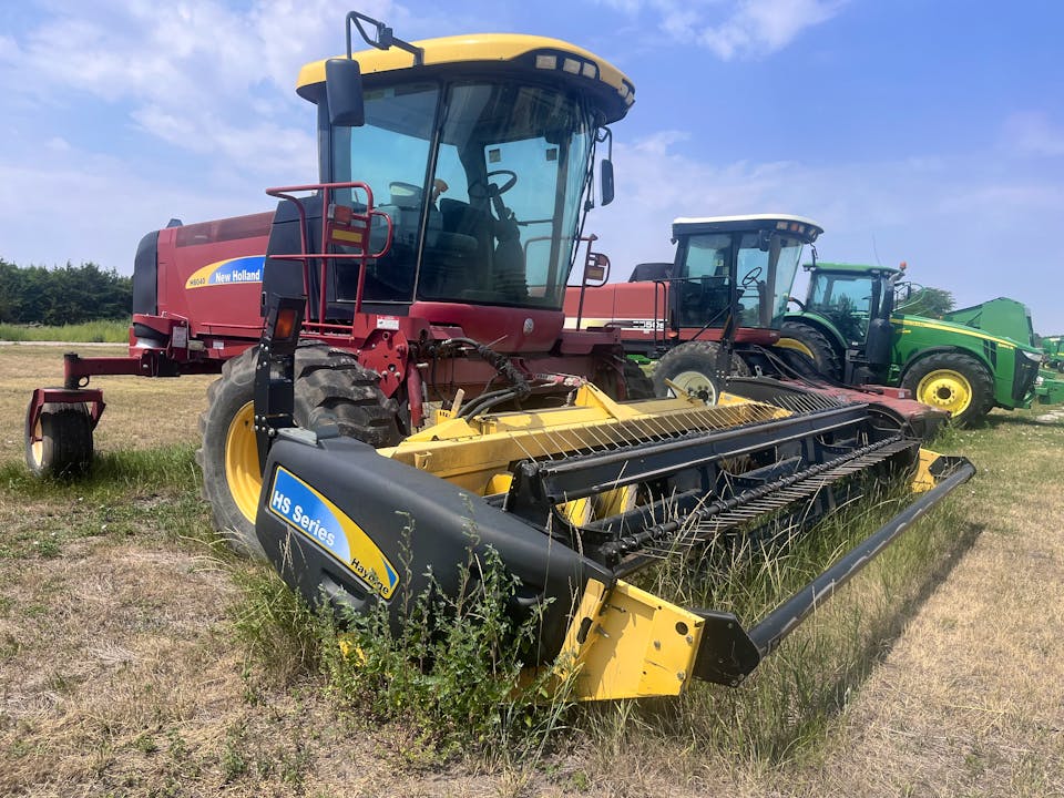 New Holland H8040