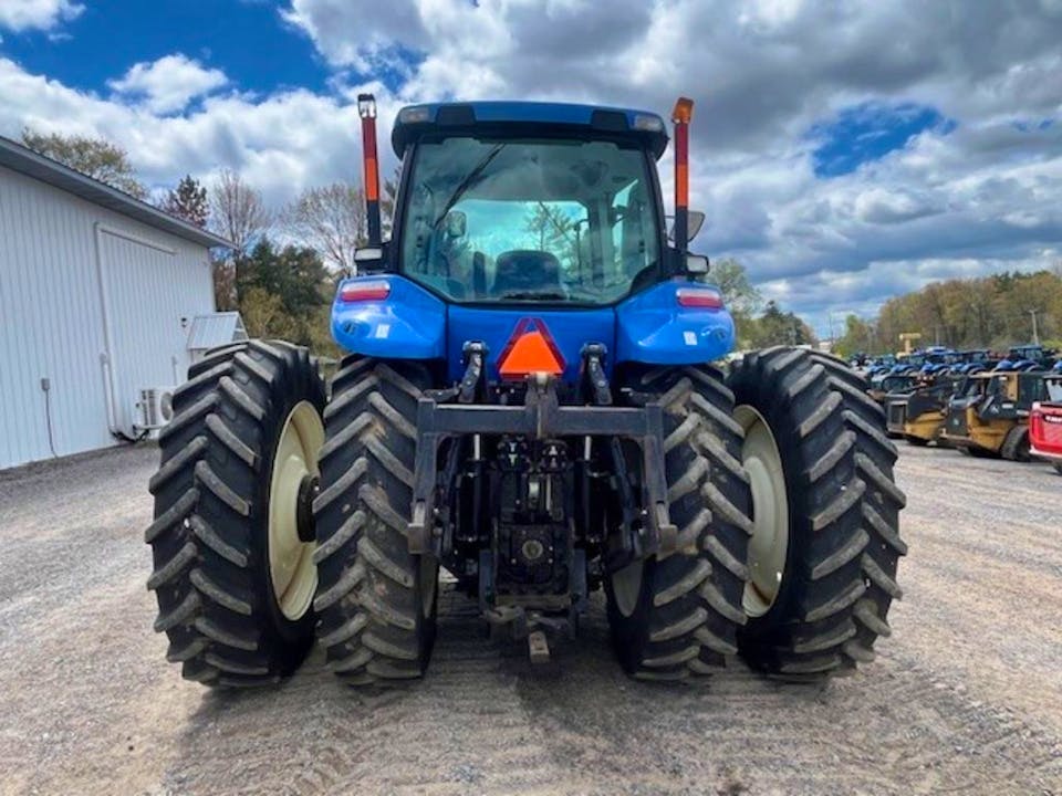 New Holland T8010