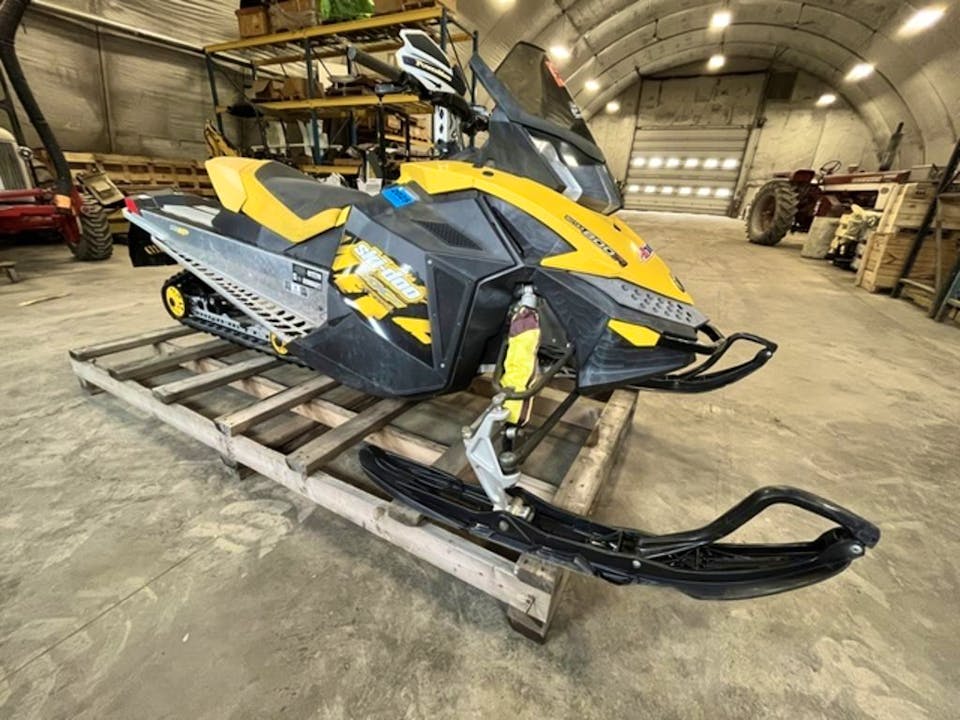 Ski-Doo MXZ 800