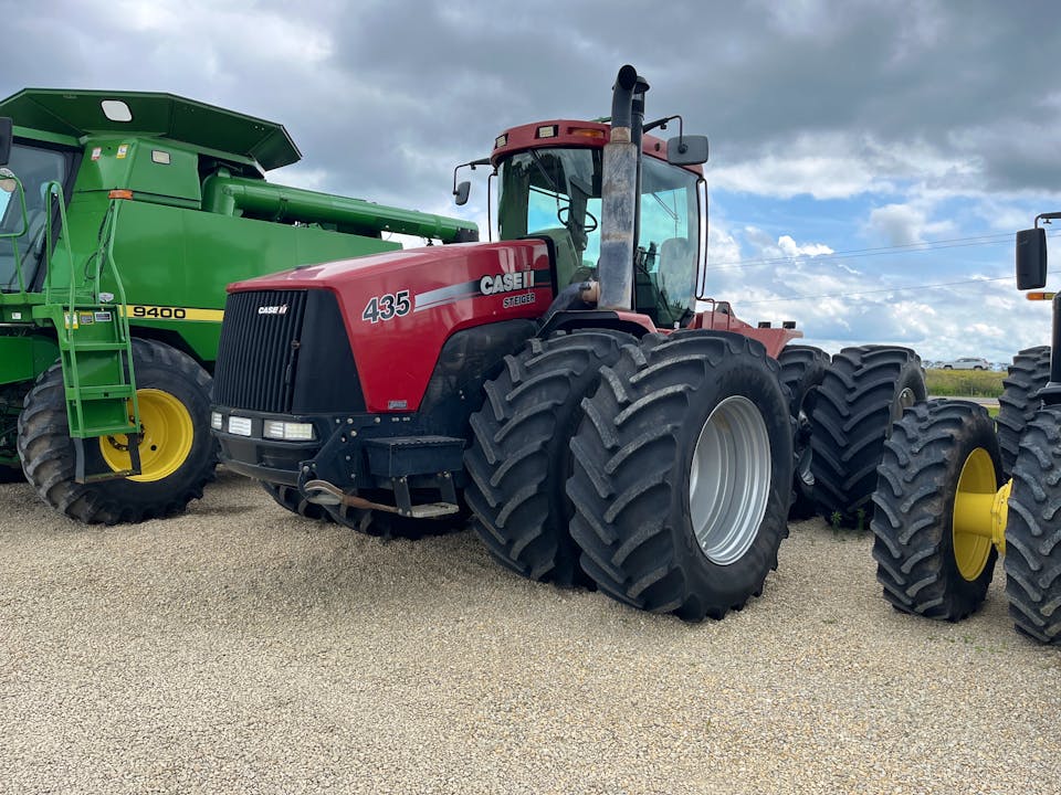 2010-case-ih-steiger-435-611272