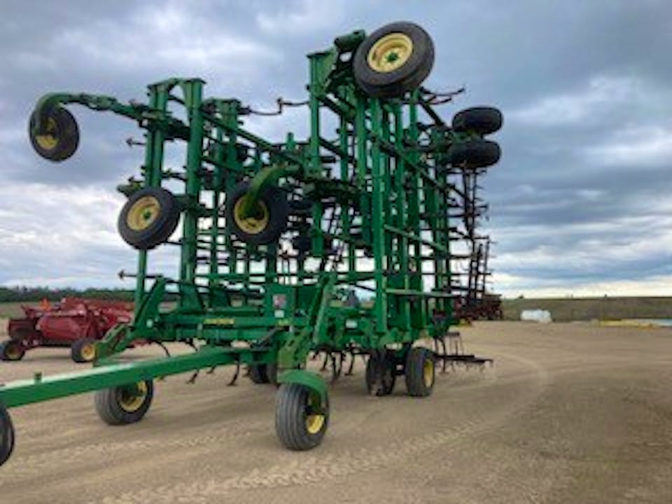 John Deere 2210