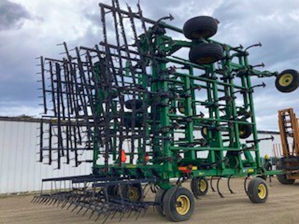John Deere 2210