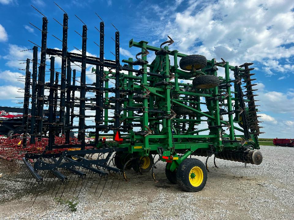 John Deere 2310