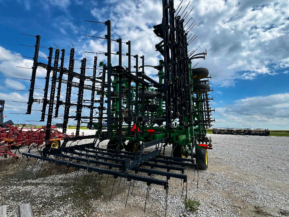 John Deere 2310