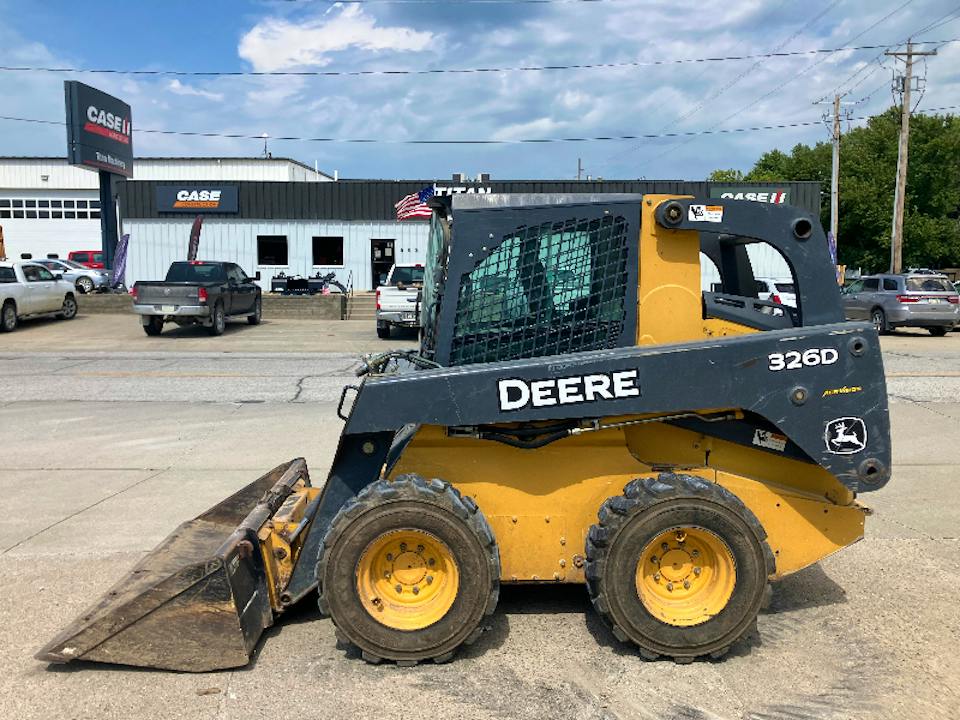 John Deere 326D