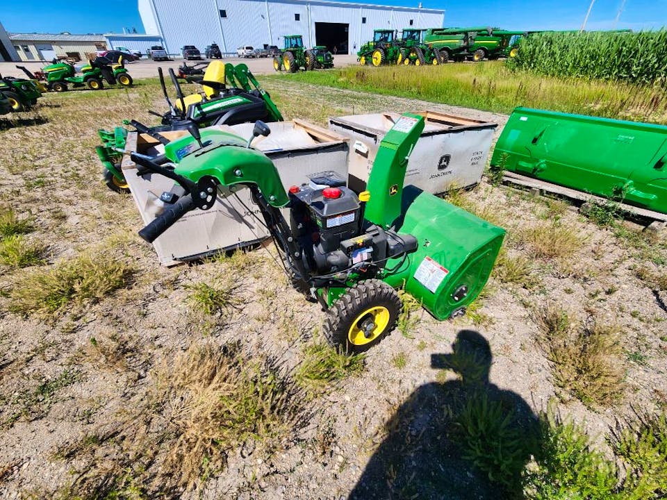 John Deere 1028E