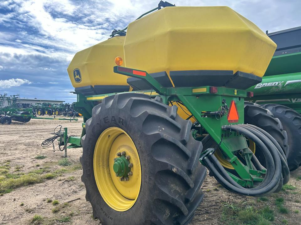 John Deere 1910