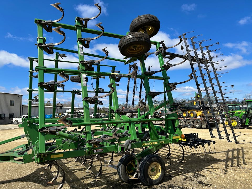 John Deere 2210