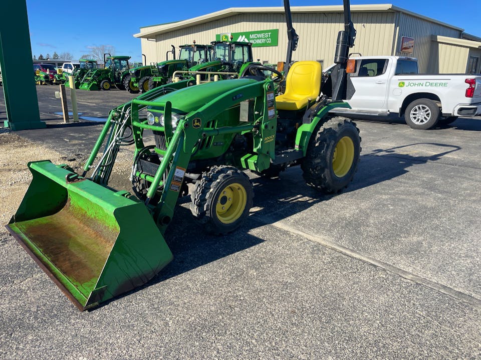 John Deere 2320