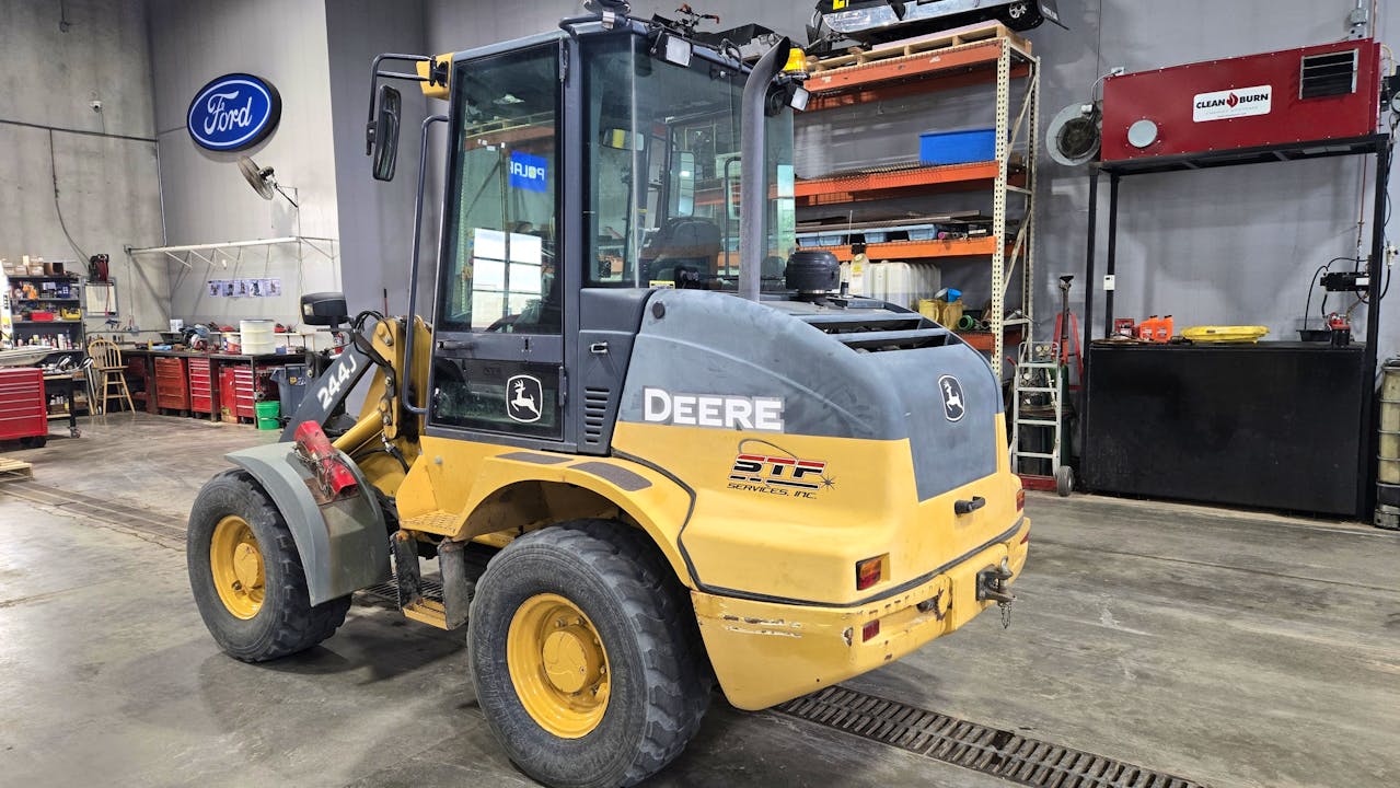 John Deere 244J