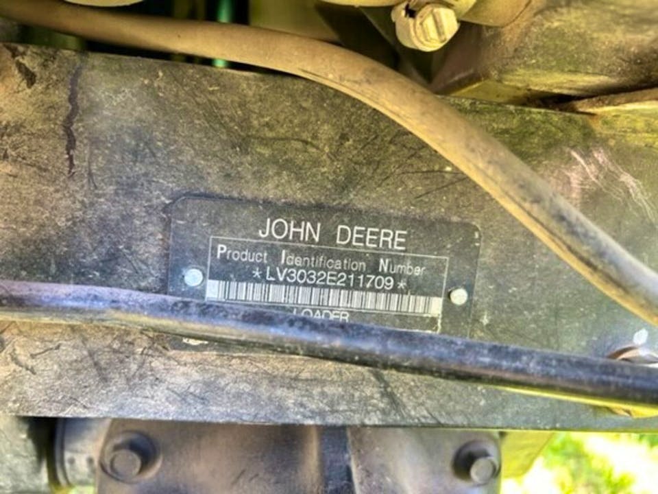 John Deere 3032E