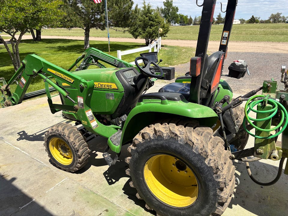 John Deere 3038E
