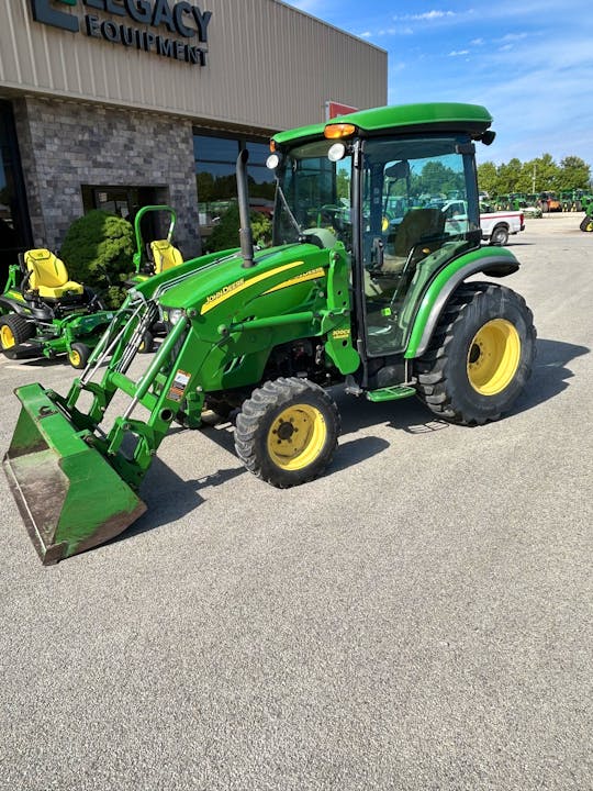 John Deere 3520