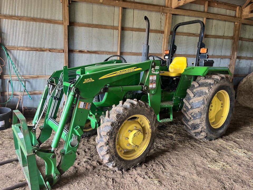 John Deere 5065E