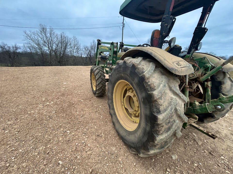 John Deere 5105M