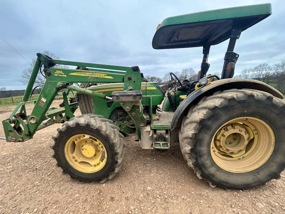 John Deere 5105M
