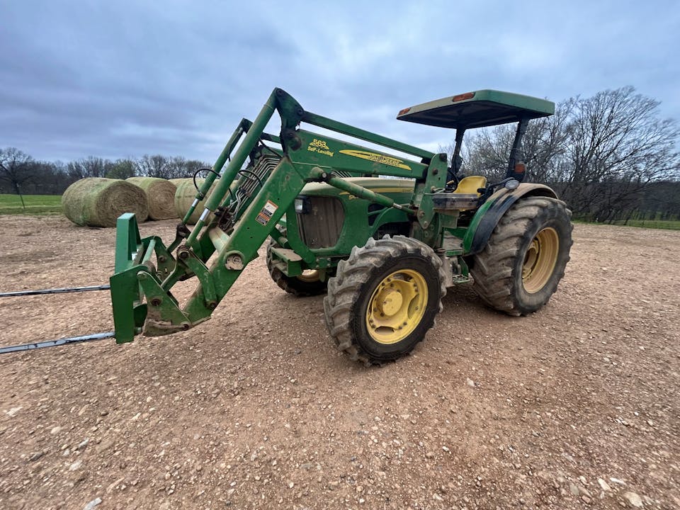 John Deere 5105M