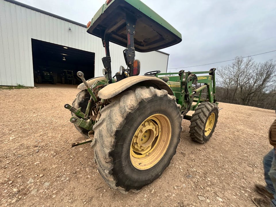 John Deere 5105M