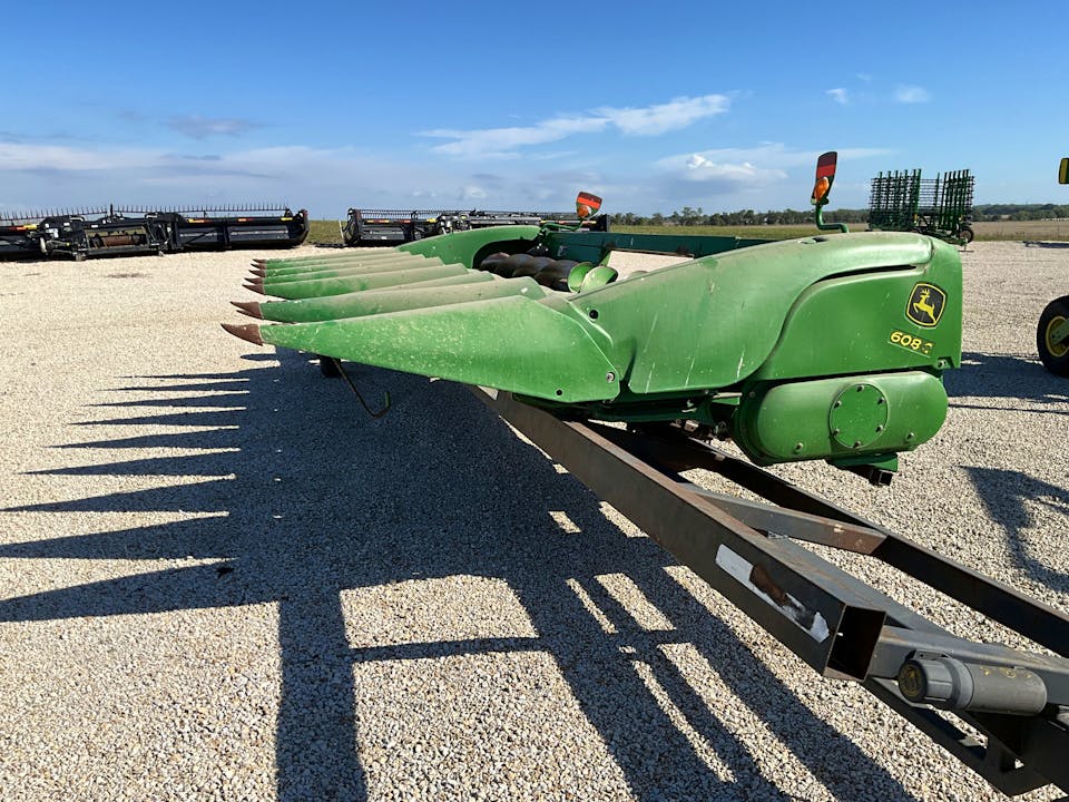John Deere 608C