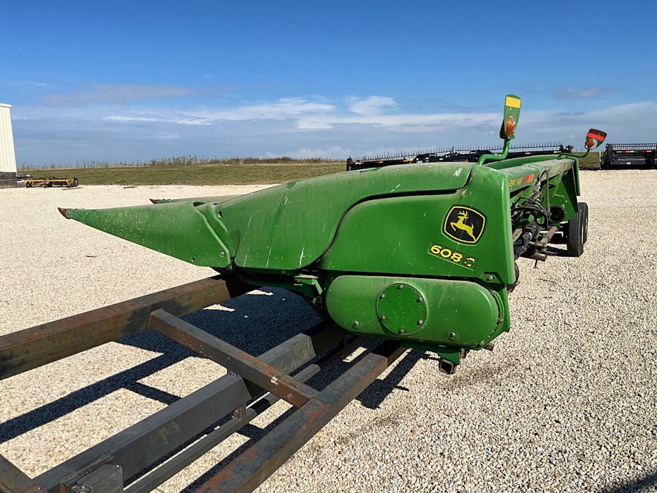 John Deere 608C
