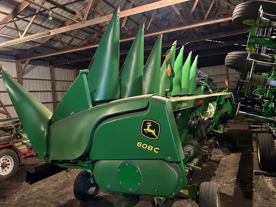 John Deere 608C