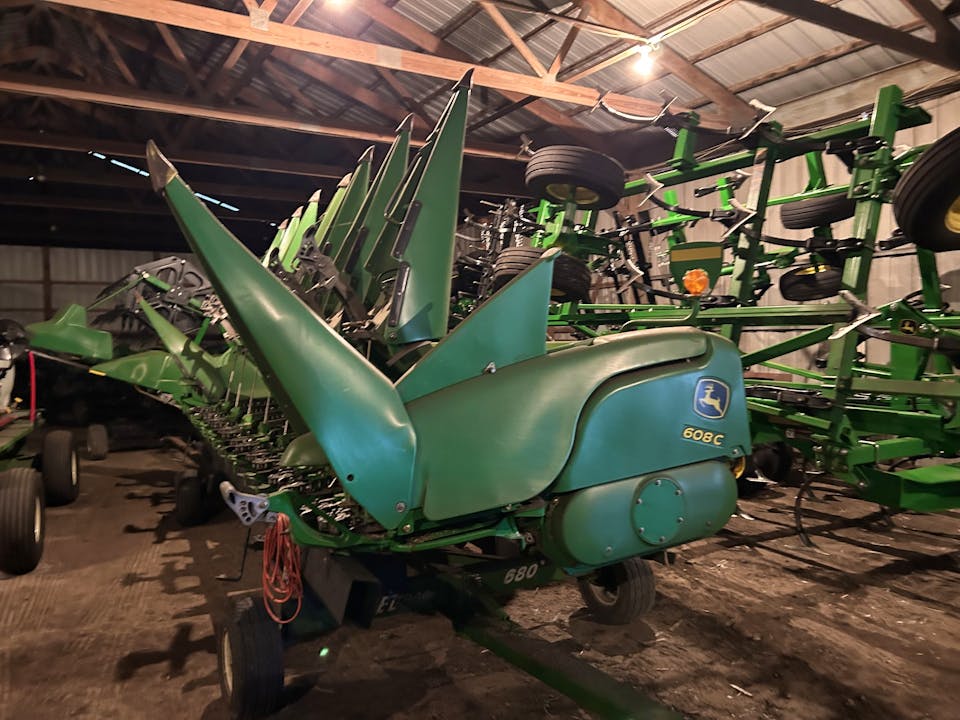 John Deere 608C