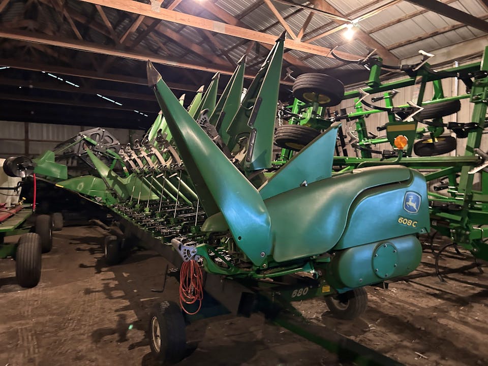 John Deere 608C