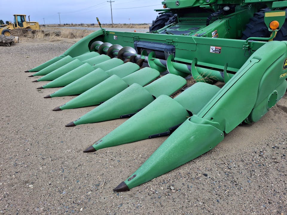 John Deere 608C