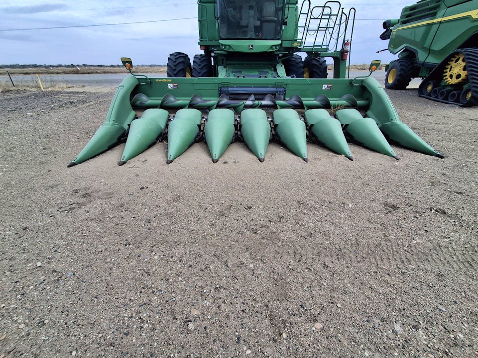 John Deere 608C