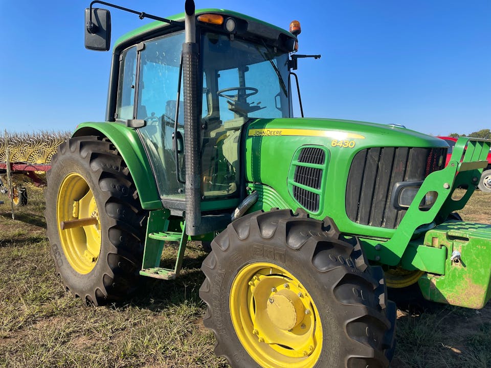 John Deere 6430