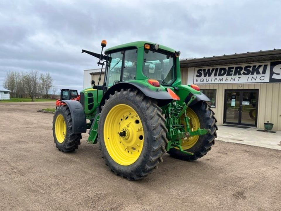 John Deere 7130