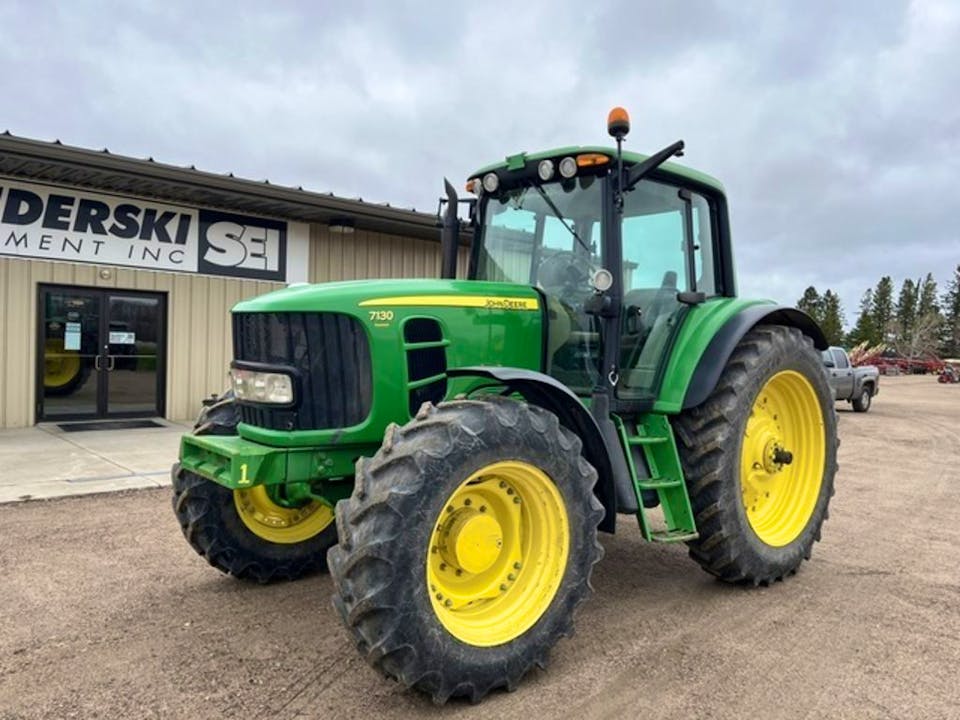 John Deere 7130
