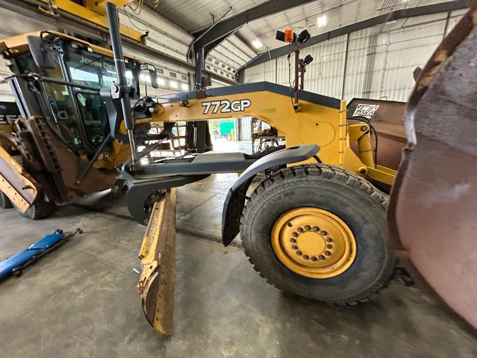 John Deere 772GP