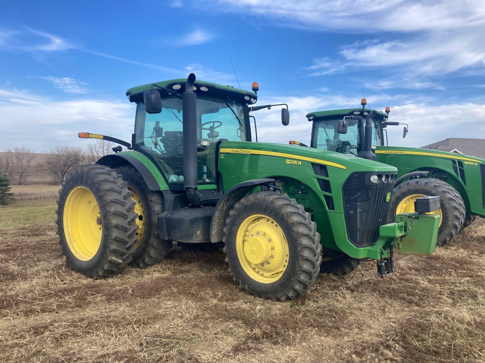 John Deere 8225R