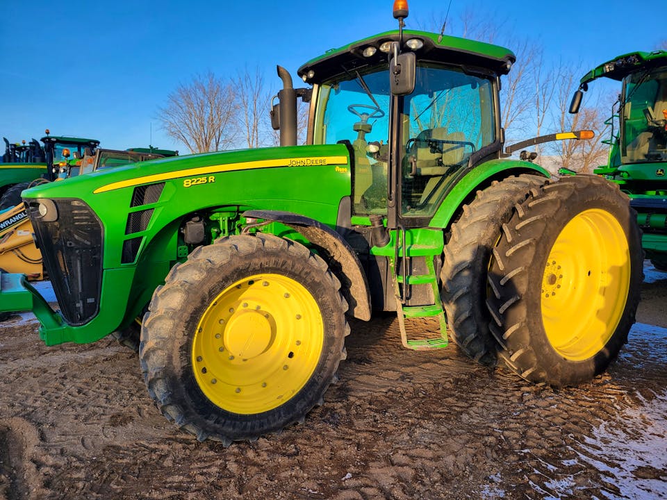 John Deere 8225R