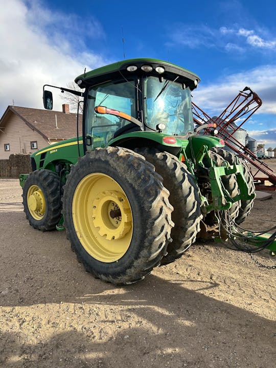 John Deere 8225R
