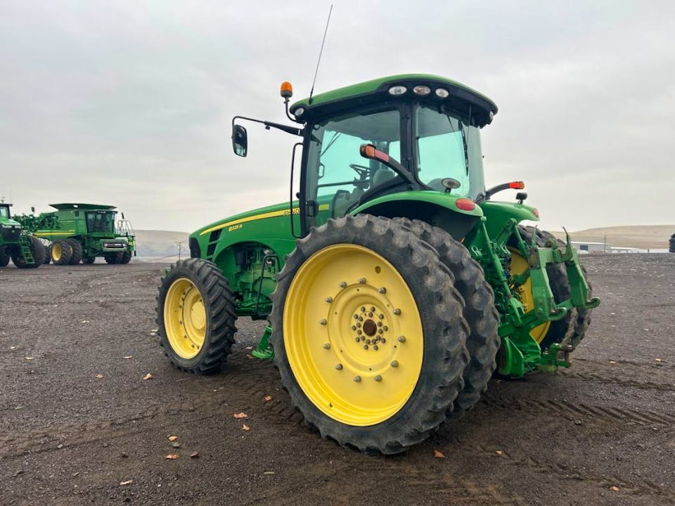 John Deere 8225R